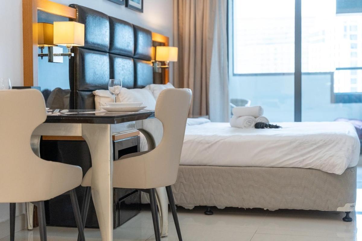 Relaxing Perfect For 2 In Business Bay *