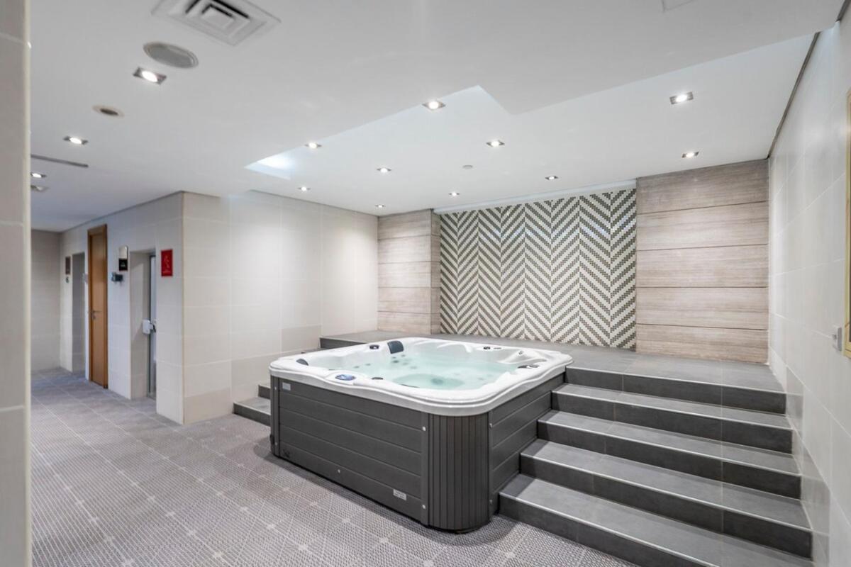 Relaxing Perfect For 2 In Business Bay Apartment Dubai