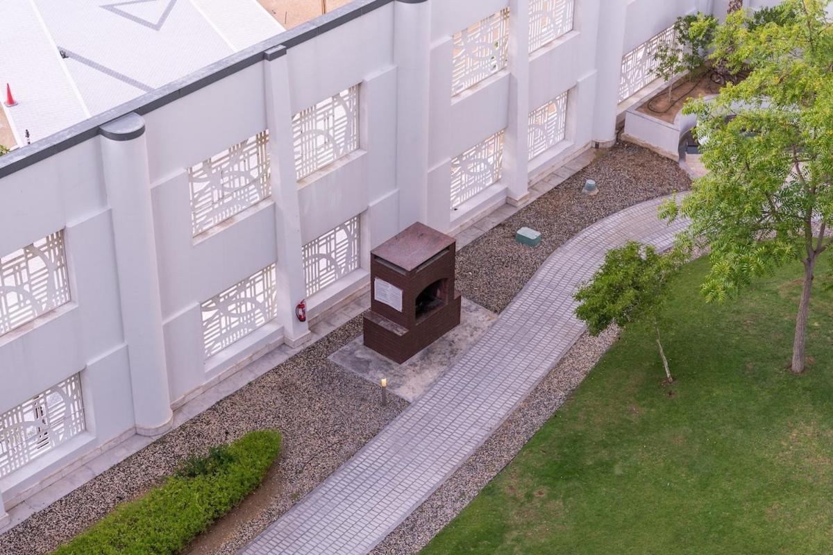 Relaxing Perfect For 2 In Business Bay Apartment Dubai