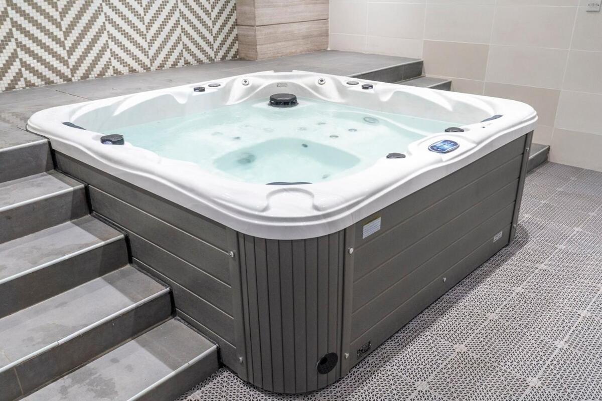 Relaxing Perfect For 2 In Business Bay